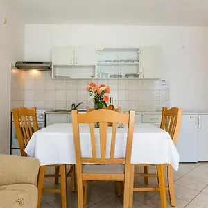  Apartment Luka