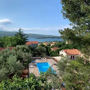  Apartment Lili Apartments, Sv Dunata 18